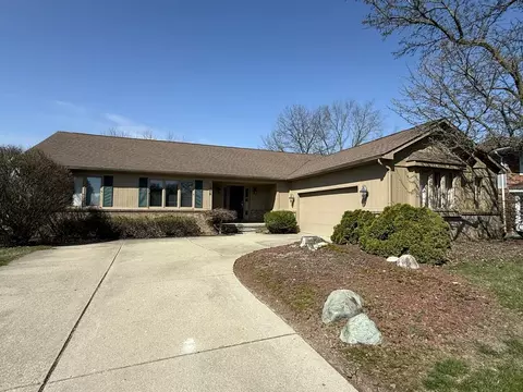 1509 Tiverton Trl, Rochester Hills, MI 48306