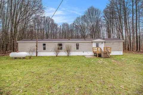 7607 8 Mile, Hesperia, MI 49421