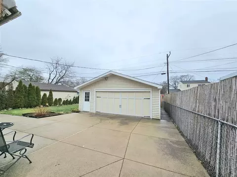 37713 Castle, Romulus, MI 48174 photo 14