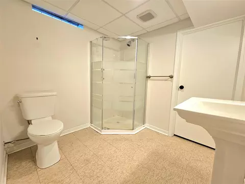 37713 Castle, Romulus, MI 48174 photo 12