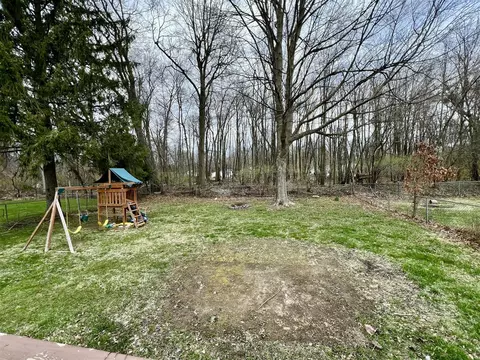 2407 Dawn, Jackson, MI 49203 photo 2
