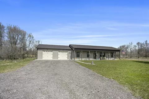 13424 Riverside, Constantine, MI 49042