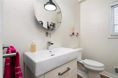 Bath - 5003 Cavendish, Ann Arbor, MI 48103 photo 1 of 5