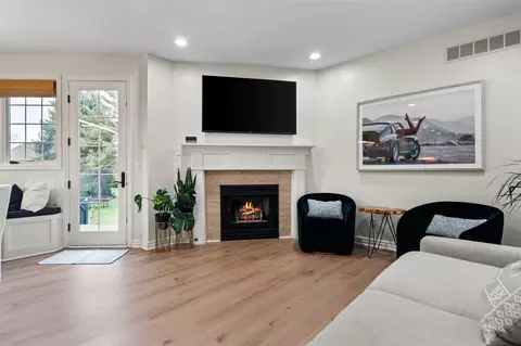 Living - 5003 Cavendish, Ann Arbor, MI 48103 photo 5 of 5