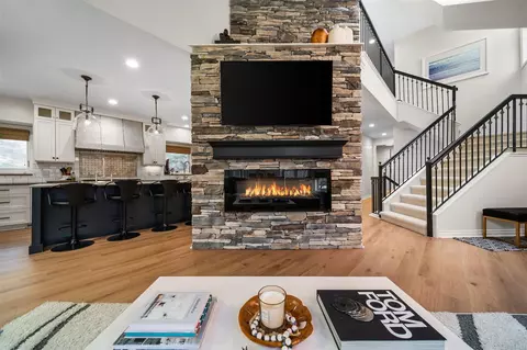 Living - 5003 Cavendish, Ann Arbor, MI 48103 photo 3 of 5