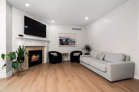 Living - 5003 Cavendish, Ann Arbor, MI 48103 photo 4 of 5