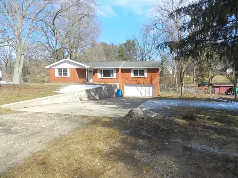 16563 Wilson, Buchanan, MI 49107