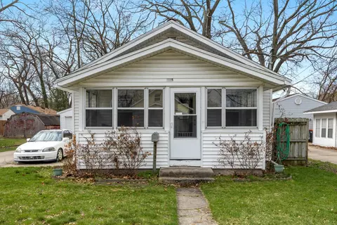 246 Holly St, Grand Rapids, MI 49548