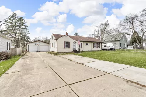 808 Longfellow, Jackson, MI 49202