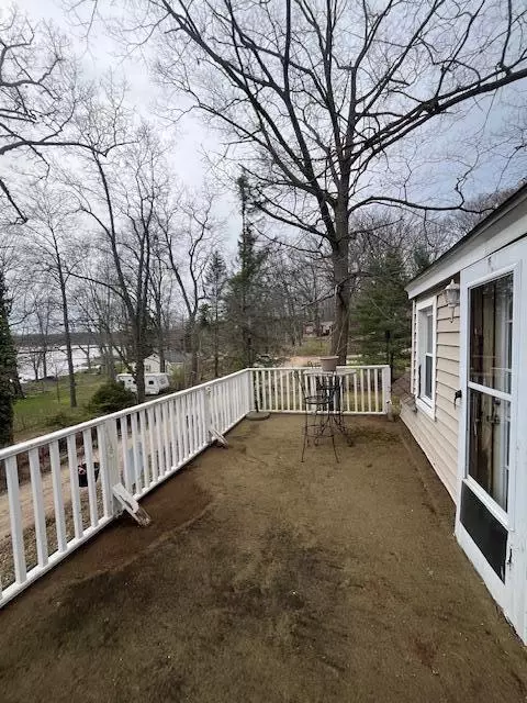 73 E Duck Lk, Gobles, MI 49055 photo 3