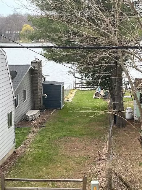 73 E Duck Lk, Gobles, MI 49055 photo 4