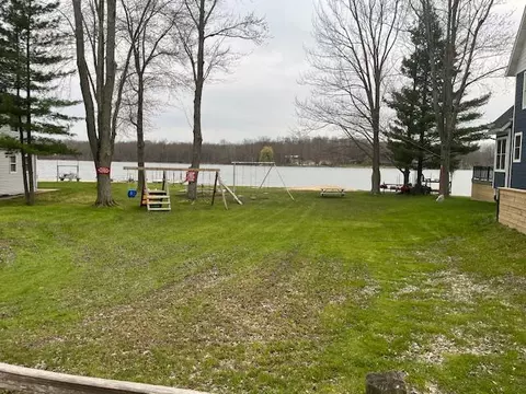 73 E Duck Lk, Gobles, MI 49055 photo 5