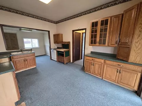 Kitchen - 895 Lynn, Baldwin, MI 49304 photo 2 of 2