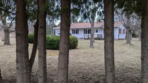 3341 Jungle Inn, Arcadia, MI 49613