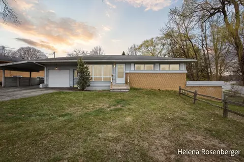 1202 W Blackburn, Greenville, MI 48838