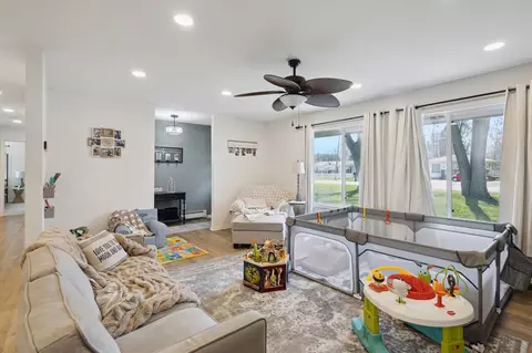 Living - 9240 Cady, Jackson, MI 49201 photo 1 of 3