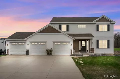 252 Warbler, Caledonia, MI 49316