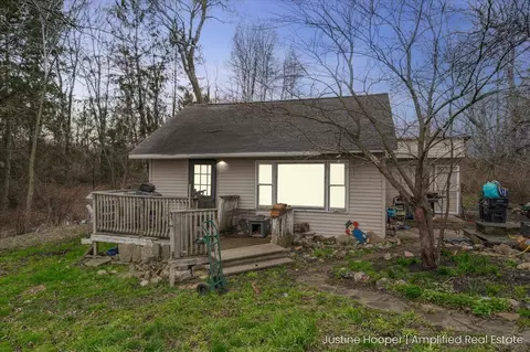 1325 E Pifer, Dowling, MI 49050