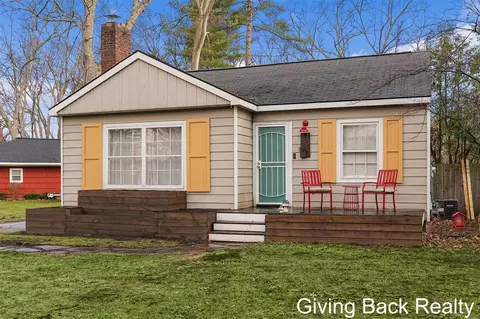1322 Airport, Norton Shores, MI 49444