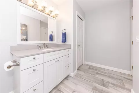Bath - 3720 Meadow Vw, Dexter, MI 48130 photo 3 of 6
