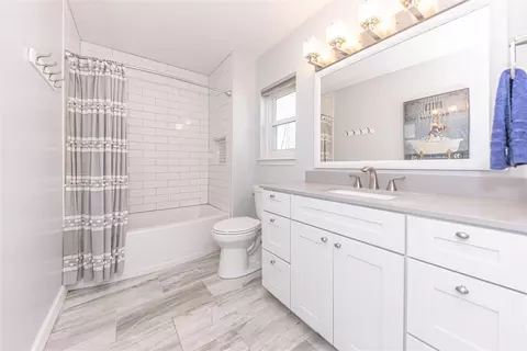Bath - 3720 Meadow Vw, Dexter, MI 48130 photo 2 of 6