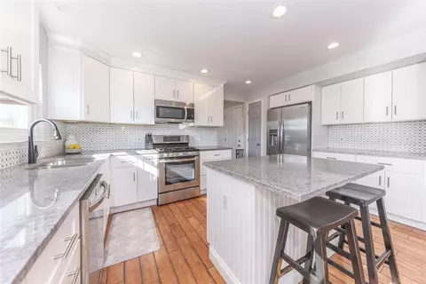Kitchen - 3720 Meadow Vw, Dexter, MI 48130 photo 2 of 5