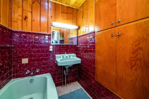 Bath - 7100 S Maple, Coloma, MI 49038 photo 1 of 3