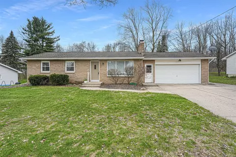 1004 Needham, Walker, MI 49544