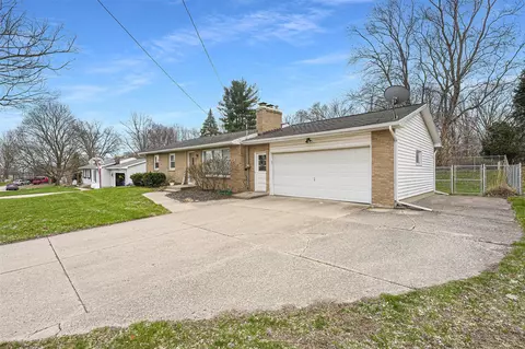 1004 Needham, Walker, MI 49544 photo 4