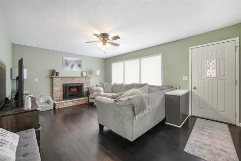 1004 Needham, Walker, MI 49544 photo 5