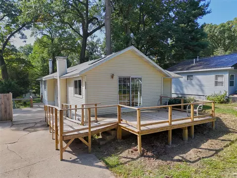 69369 Oak, Benton Harbor, MI 49022