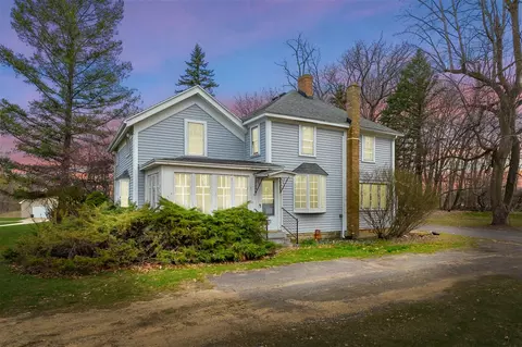 61129 41st, Paw Paw, MI 49079