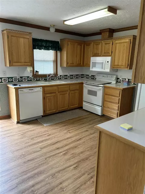 Kitchen - 4 Grady, Coldwater, MI 49036 photo 1 of 1