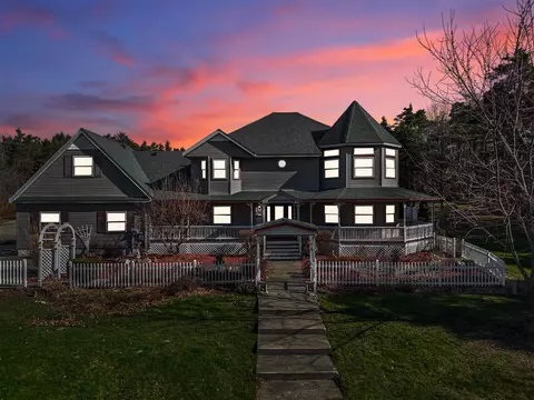 3241 E Cranberry Lk, Harrison, MI 48625
