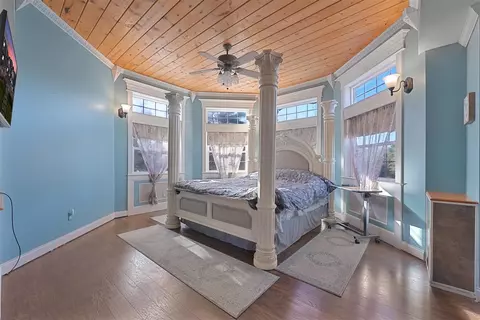 Bedroom - 3241 E Cranberry Lk, Harrison, MI 48625 photo 2 of 6