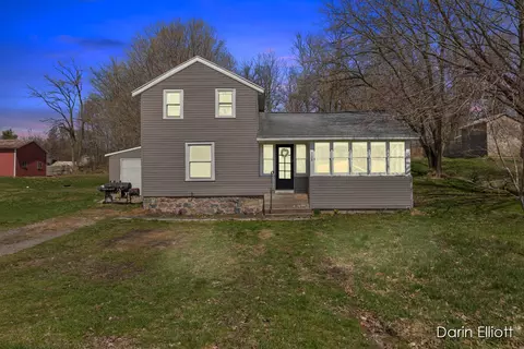 228 E Railroad, Muir, MI 48860