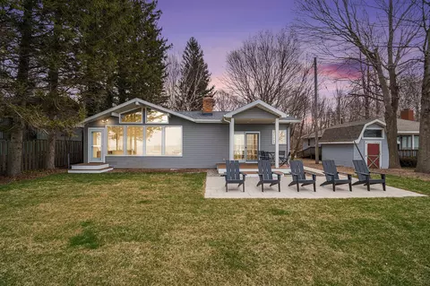 1184 Cherry, South Haven, MI 49090