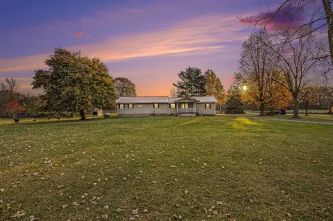 26278 Schrader, Sturgis, MI 49091