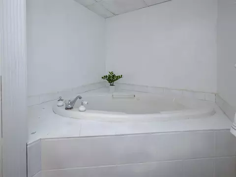 Bath - 13394 E G, Augusta, MI 49012 photo 4 of 4