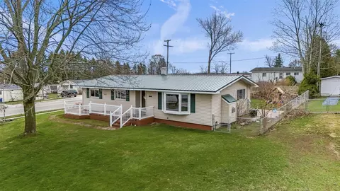 1235 Greenwich, Manistee, MI 49660