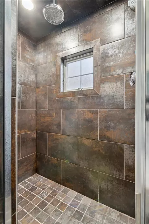 Bath - 17867 K-line, Marshall, MI 49068 photo 5 of 7