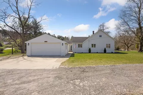 9488 68th, Alto, MI 49302