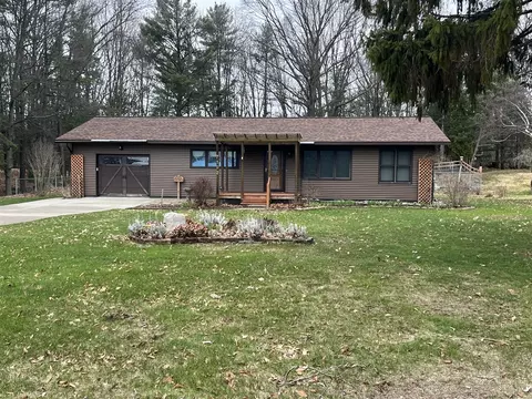 7102 W Abrahamson, Ludington, MI 49431