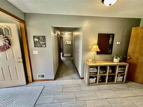 Entry Way - 1606 Bunting, Jackson, MI 49201 photo 3 of 4