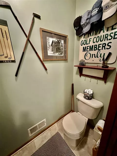 Bath - 1606 Bunting, Jackson, MI 49201 photo 6 of 6