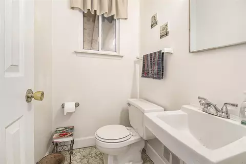 Bath - 896 Watson, Saline, MI 48176 photo 1 of 2