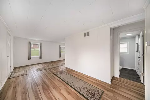 906 Lowell, Jackson, MI 49202 photo 6