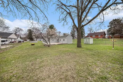 906 Lowell, Jackson, MI 49202 photo 20