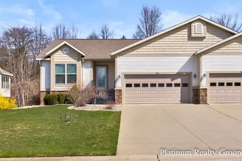 944 N Sandalwood #26, Norton Shores, MI 49441