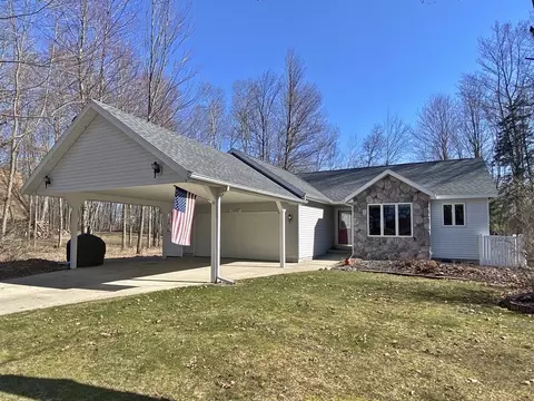 11650 13th, Canadian Lakes, MI 49346